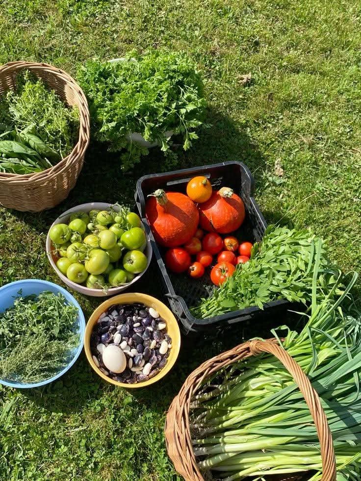 Life is better when nobody knows anything about you! 🌸