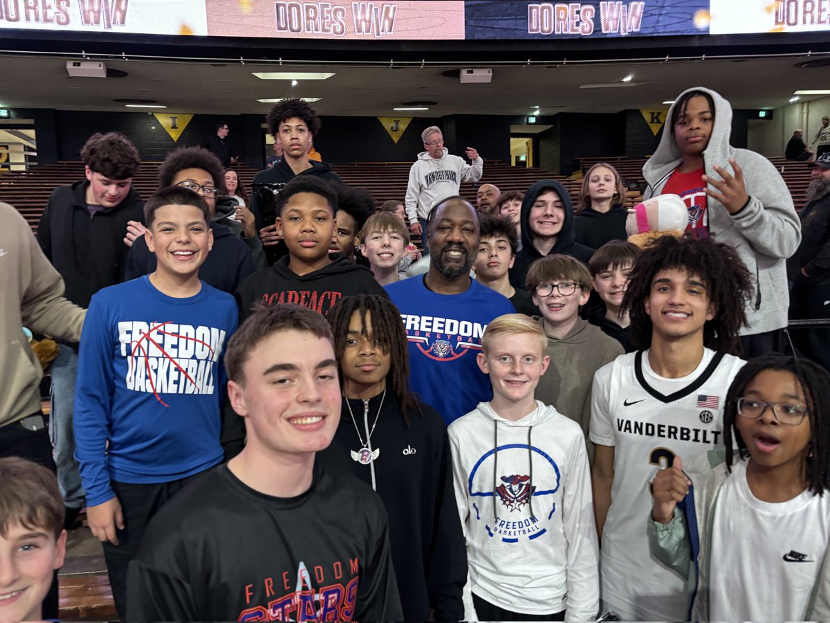tlane1104's tweet photo. Amen @tyler_tanner5! I pray that same prayer, and carried it with me all season while coaching my middle school basketball team. Thanks again for signing autographs for every one of my players. They were ecstatic to meet you. I'm proud of you... keep being a light! God Got You! https://t.co/VrLIfuHCEi