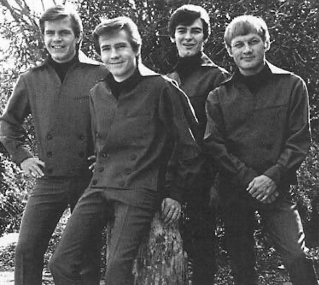 sigg20's tweet image. “Old Days”
Songs We might remember from the past 
1966 Hit
Bobby Fuller 4
"I Fought The Law"
#rocknroll #oldies #nostalgia #Radio #1960s 
   youtu.be/I0sI6eFarFE
