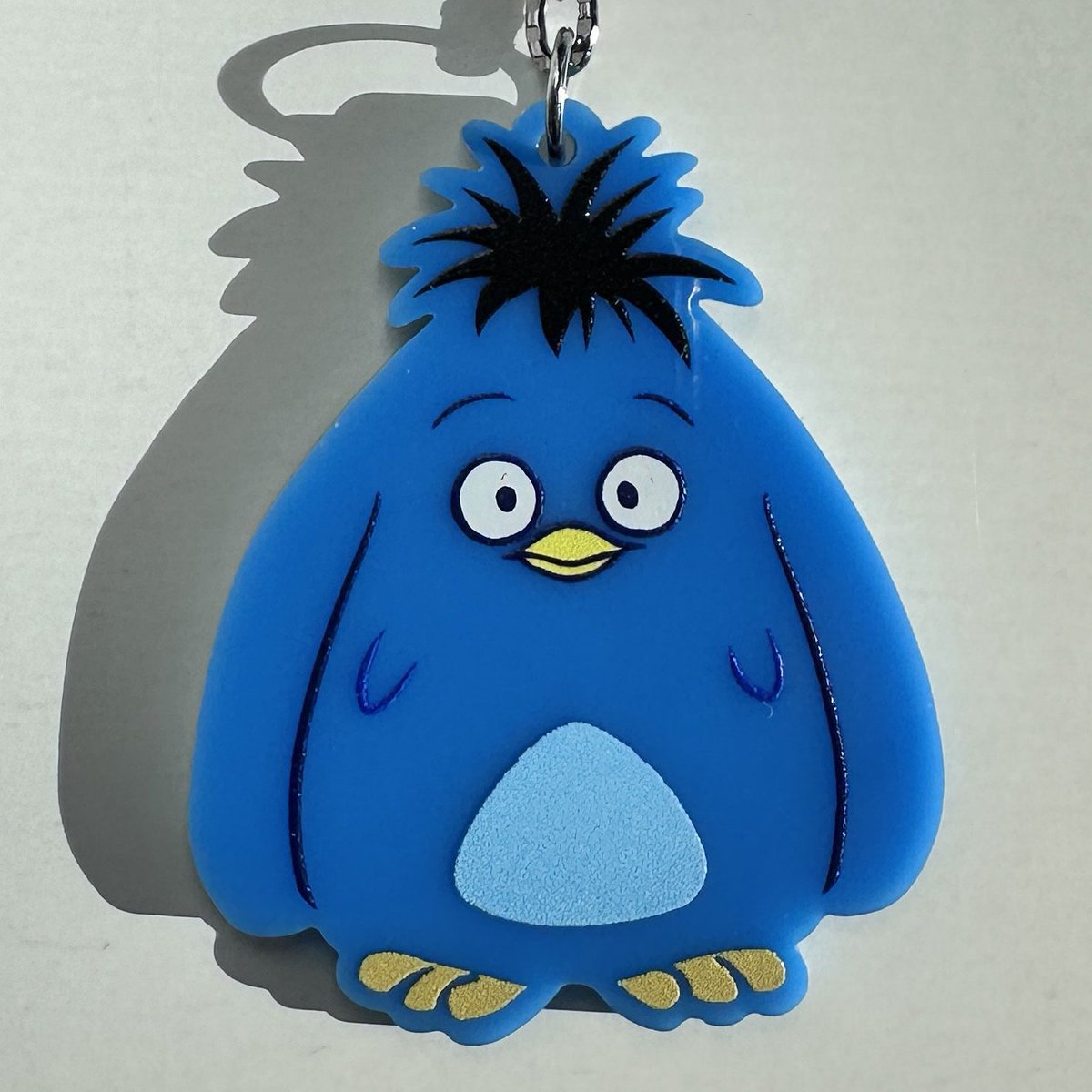 I don't think I ever shared this little guy here but I made charms of  Puu from Yu Yu Hakusho in blue acrylic, he came out very cute!