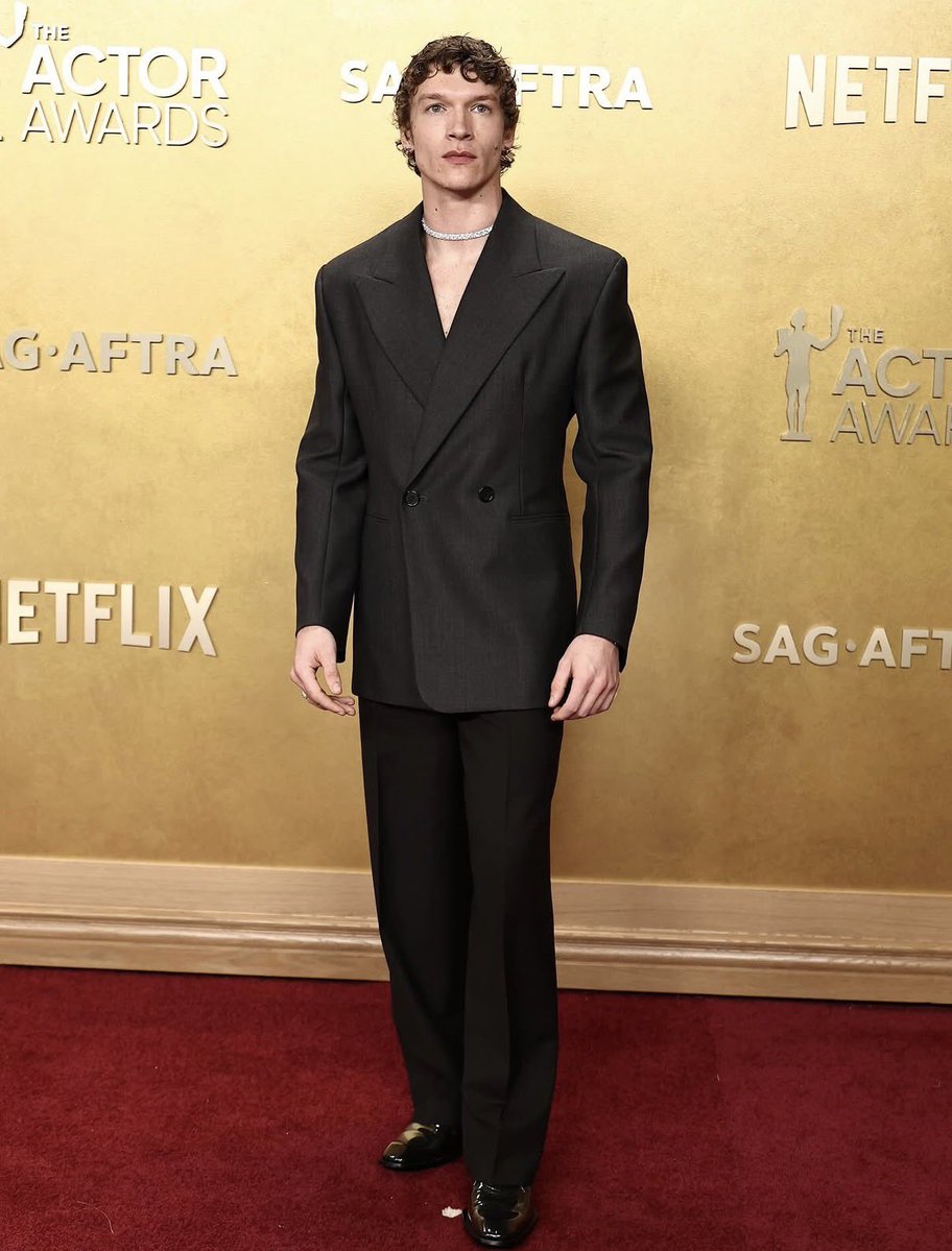 Presenter today #ConnorStorrie in the red carpet #sagawards #TheActorsAwards