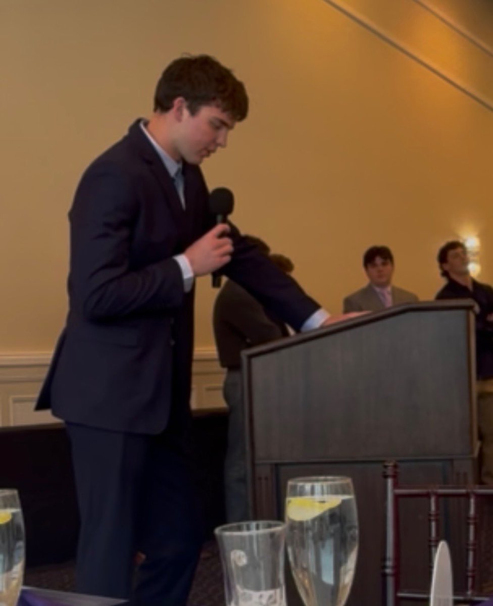 UDplusthree's tweet image. 🟣🟡🏈Football Booster banquet….
#Thankful
#Program
🟣🟡🏈🏆