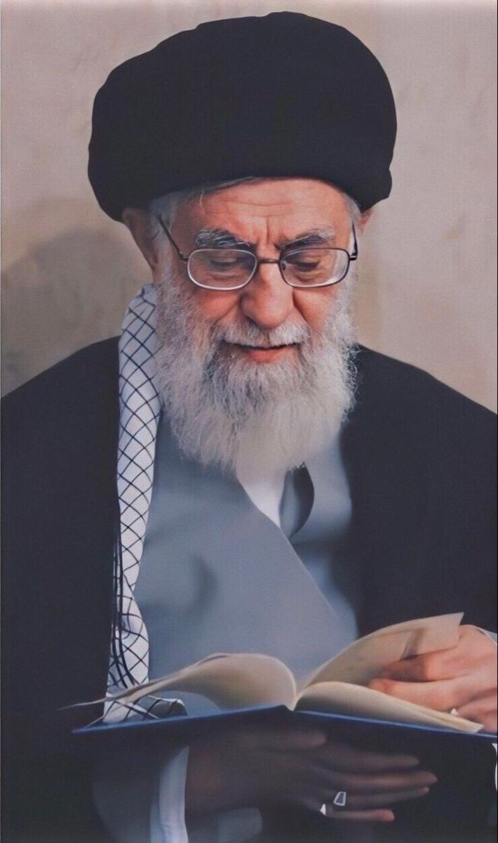 786Izwan's tweet photo. Albida Rahbar🖤
My heart feels heavy today💔
A presence has left this world whose very existence made one believe that dignity never bows and faith never surrenders. He stood as a silent shield over the Ummah, a symbol of resolve and unwavering strength. https://t.co/GkG05kai0e