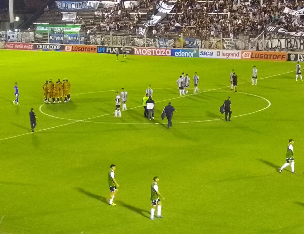 Final de los primeros 45' minutos en Caseros : #EstudiantesBA 0-0 #AlmiranteBrown
