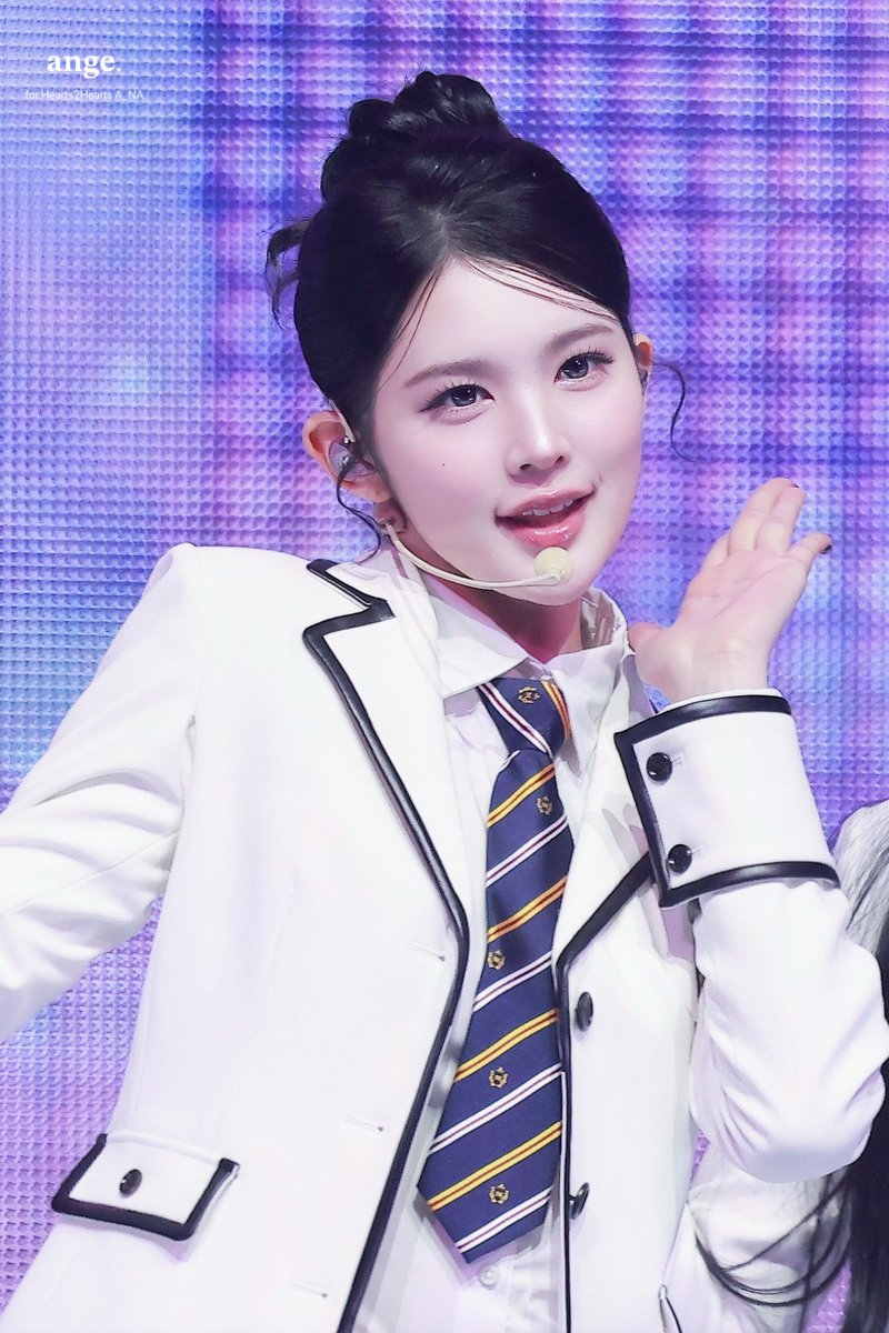 𝐚𝐧𝐠𝐞. tweet media