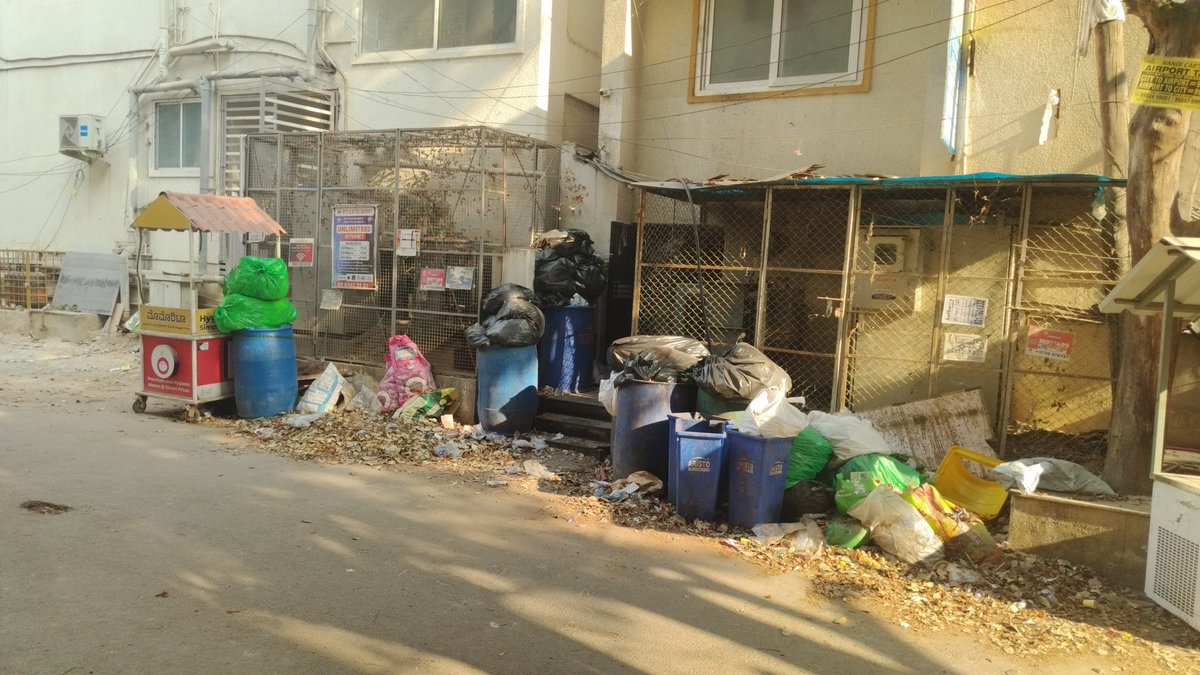 ananthcheadu's tweet image. Serious garbage dump on streets ,on 6th main B block, AECS layout,kundanahalli banglore-560037 ward no 86. BBMP officials not responding,no action is taken on offenders .@BBMPCOMM @BBMPofficial @CMofKarnataka

#GarbageProblem #CleanCity #PublicHealth

Kindly take urgent action.