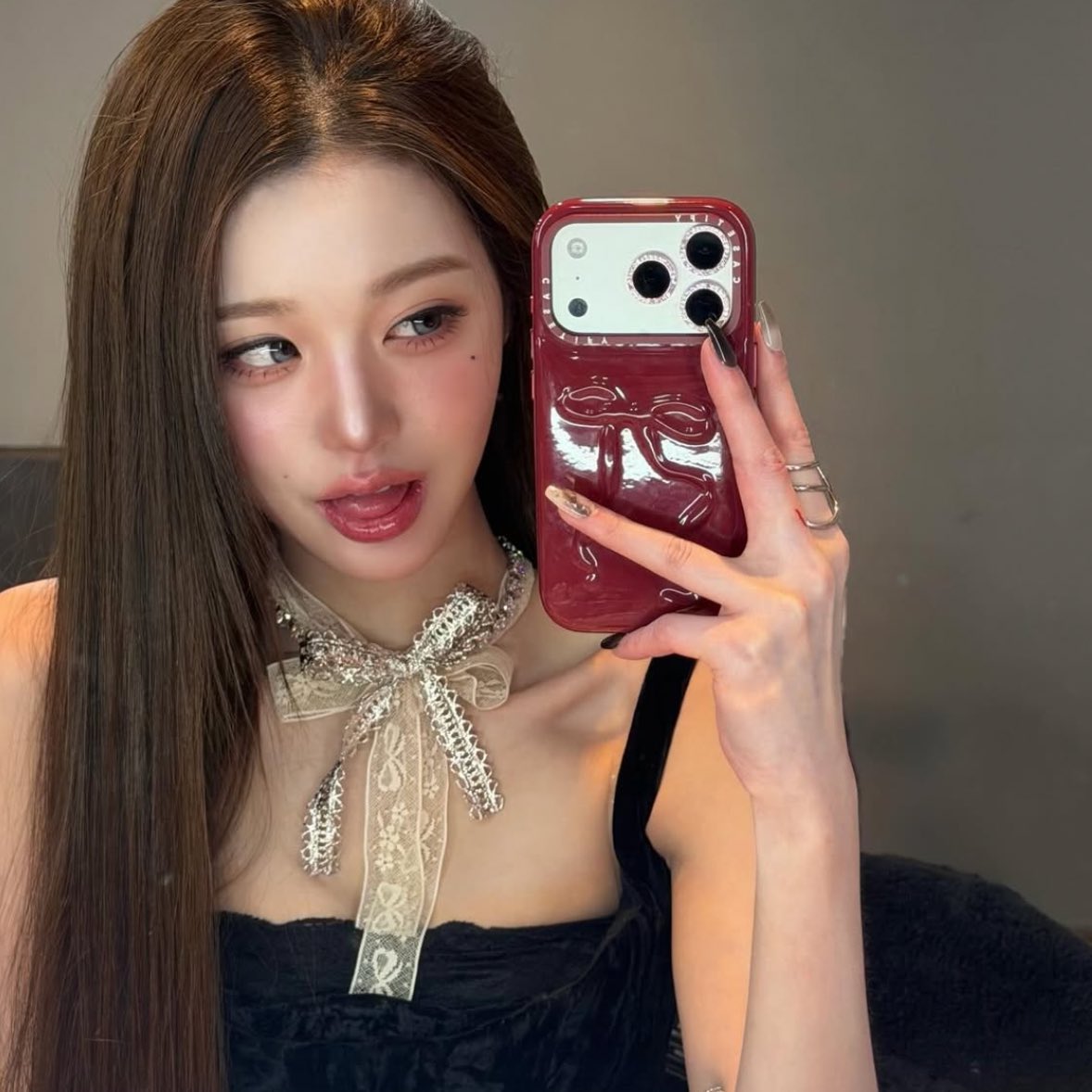 s 🌕 m i — slow replies tweet media