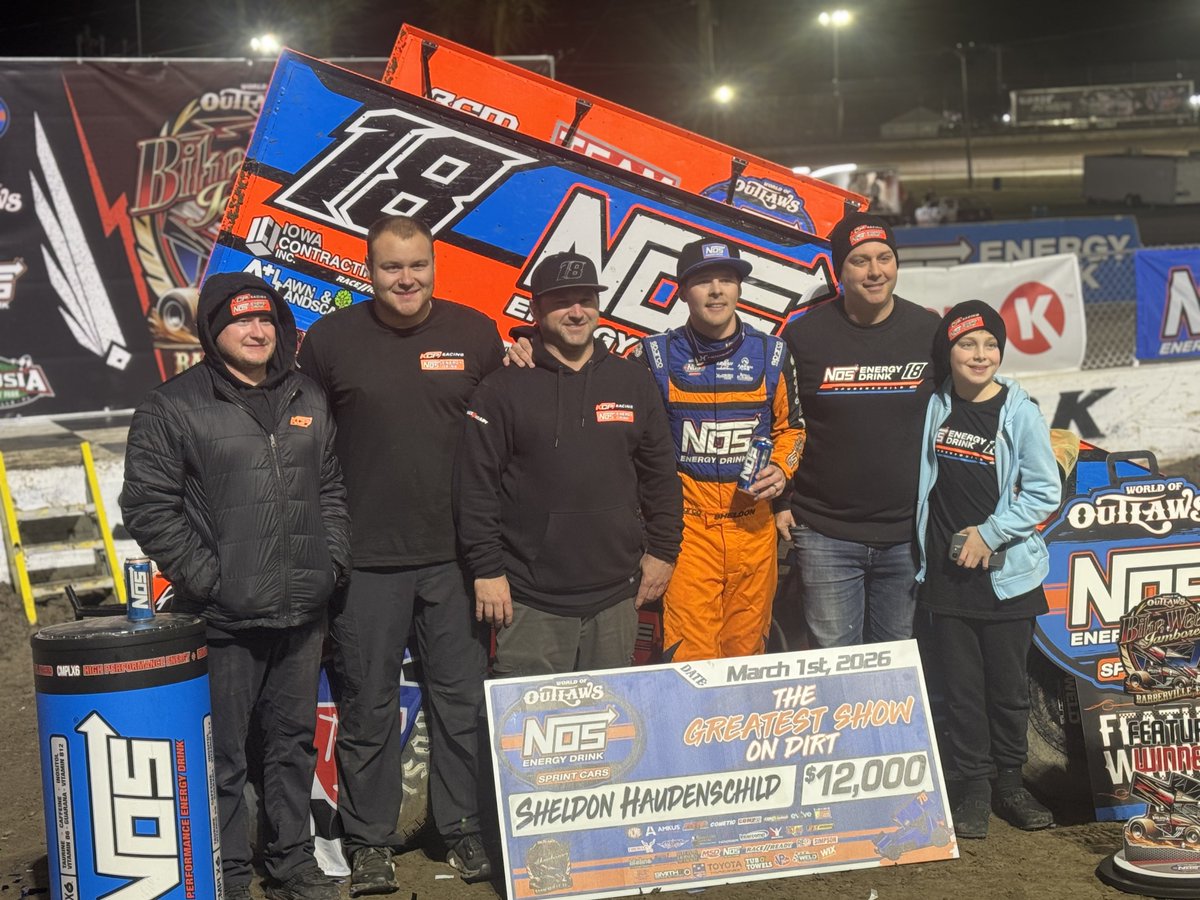 There may be some new faces on this @KCPRacing crew, but there’s one who continued this journey right alongside him.

<a href="/SheldonHaud/">Sheldon Haudenschild</a> &amp; Ripper are World of Outlaws <a href="/NosEnergyDrink/">NOS Energy Drink</a> Sprint Car winners once again 👊