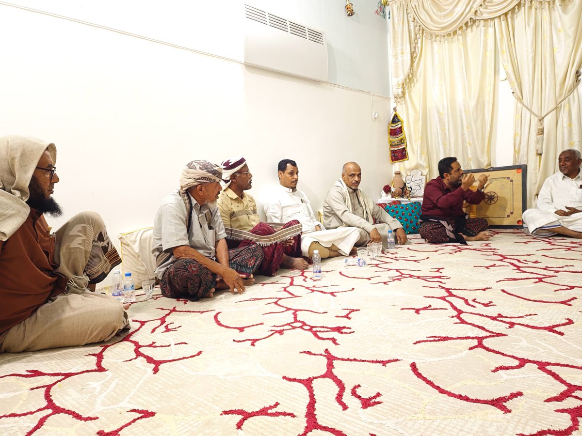 hakc_22's tweet photo. الدكتور عبدالله العمودي دعم متواصل لمسيرة الحاضرة
#إعلام_الحاضرة
زارت قيادة حاضرة حضرموت وكِندة يوم السبت 28 فبراير 2026م الدكتور عبدالله عبدالرحمن العمودي بمدينة القطن، بحضور عبدالله عمر بن سلم، تقديرًا لدوره الداعم ومشاركته الفاعلة في مسيرة وأنشطة الحاضرة وتعزيز العمل المجتمعي. https://t.co/HlzDPuw4gG