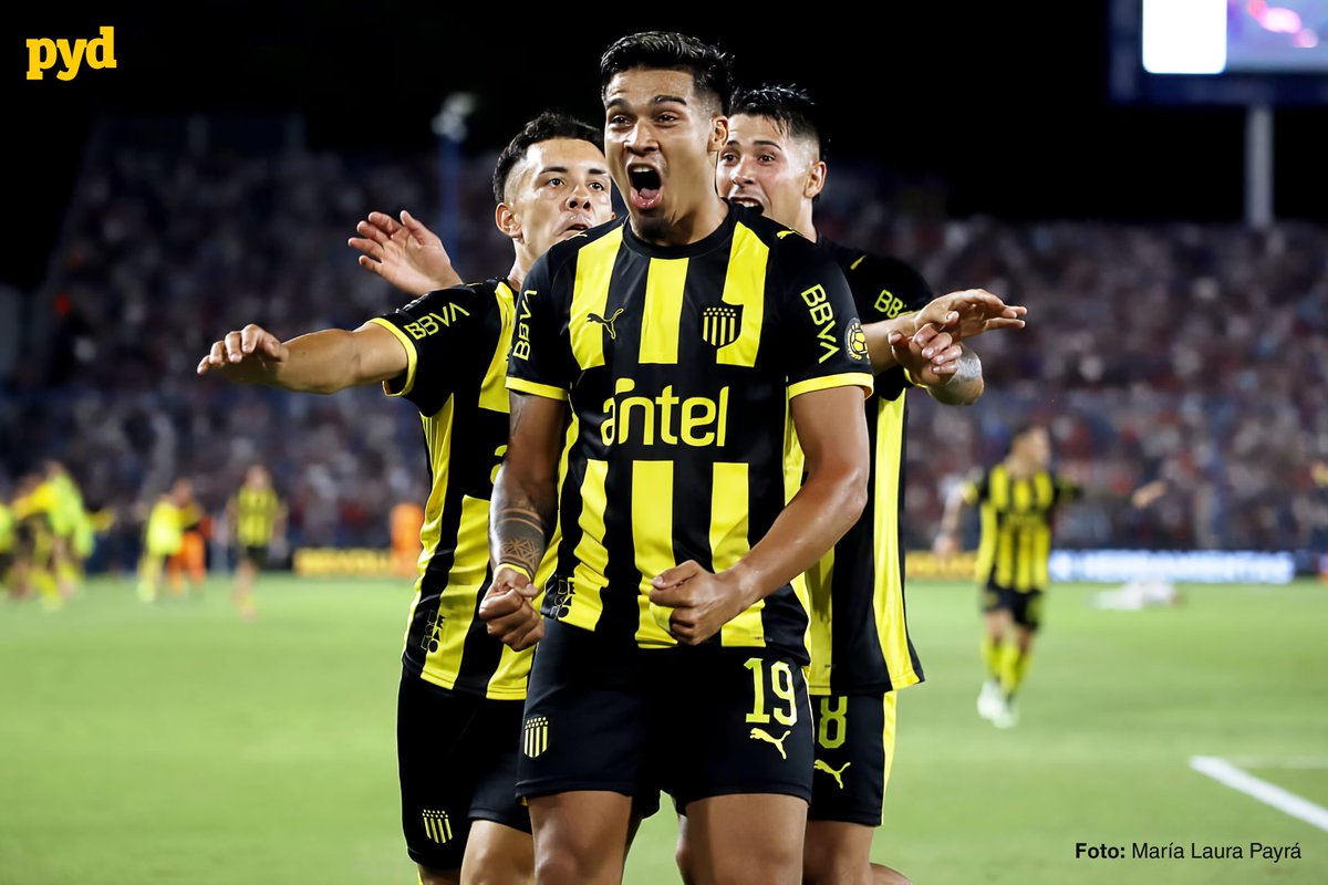 Un delantero que entrega todo ❌
Un delantero que hace goles ✅