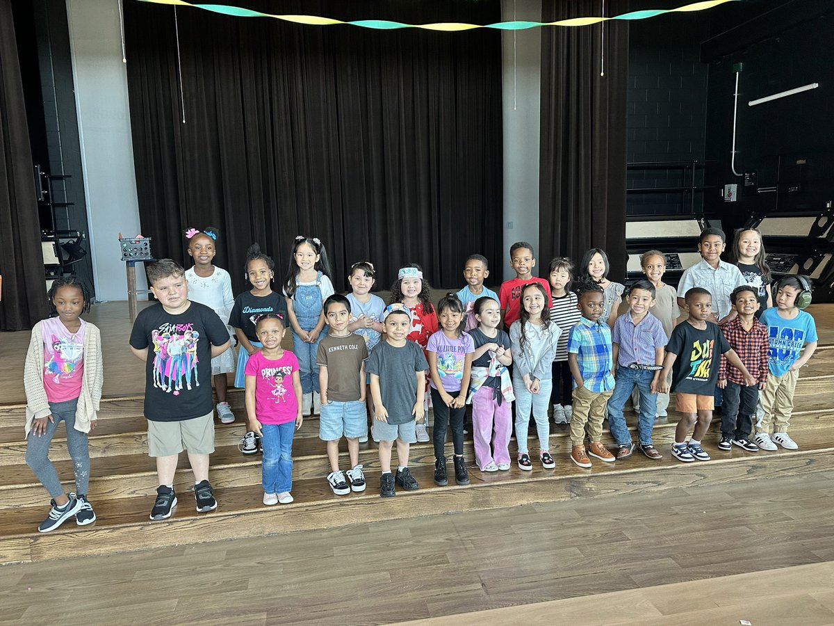TrinaB2021's tweet photo. We celebrated a boy &amp; girl from every grade level classroom for having the most growth on MAP &amp; the Primary Assessment. GrowthWinsEveryday. Keep doing great things Blue Jays. GrowthIsNotAnOption….It’s An Expectation. @HumbleISD_ACE @HumbleISD https://t.co/yXBENBbXHY