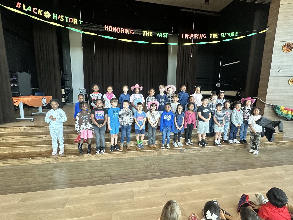 TrinaB2021's tweet photo. We celebrated a boy &amp; girl from every grade level classroom for having the most growth on MAP &amp; the Primary Assessment. GrowthWinsEveryday. Keep doing great things Blue Jays. GrowthIsNotAnOption….It’s An Expectation. @HumbleISD_ACE @HumbleISD https://t.co/yXBENBbXHY
