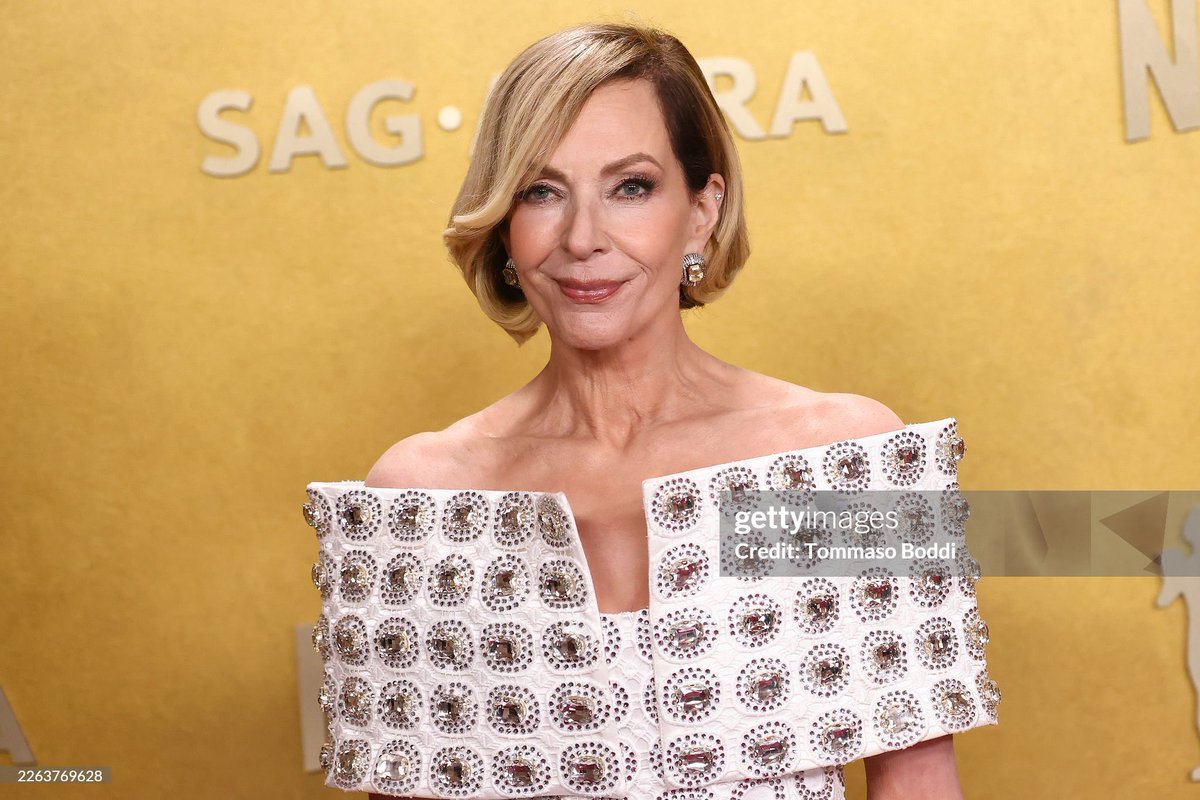 the type of face u pull when u know u have 7 emmys 7 sags and an oscar at home