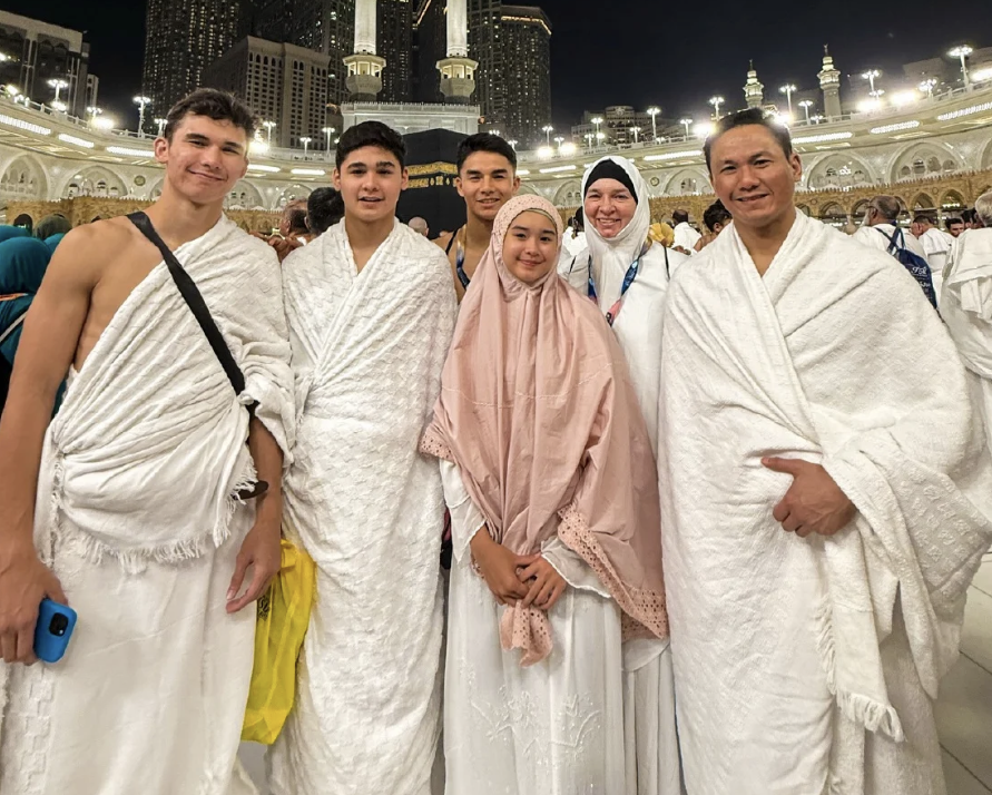 CariDotMy's tweet photo. “Lebih Banyak Masa Di Sini” – Jojo Ghazali &amp; Keluarga Terkandas  Di Mekah : https://t.co/ApSMcTnSVi https://t.co/B21dDjHvTD
