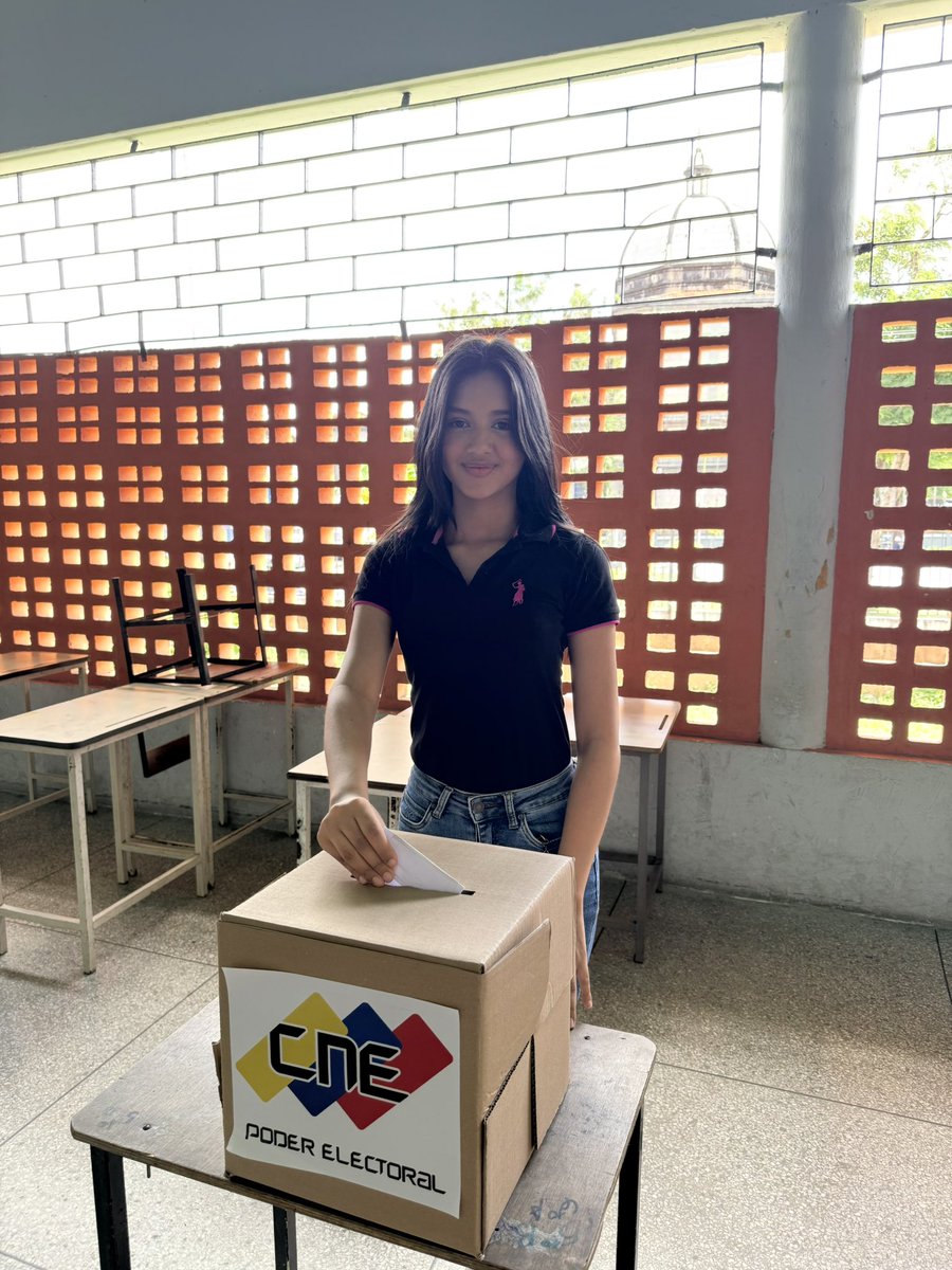 Somos Jóvenes y tenemos la oportunidad de DECIDIR 🇻🇪👊🏼

Simulacro de la 1era Consulta Popular Nacional✌🏼🇻🇪

#LosQueremosDeVuelta