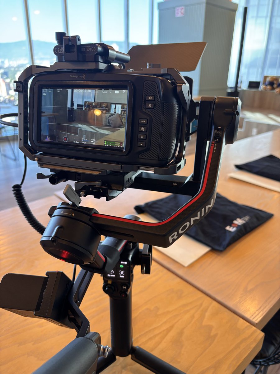 sandiafilms's tweet photo. Un día entero, dos grabaciones 🥵😎 https://t.co/uIbGYotM0d
