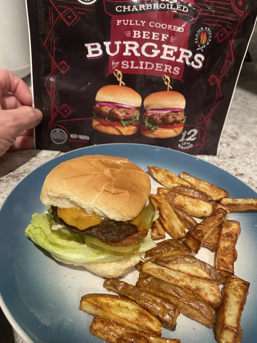 Valerie_Romo's tweet image. My new thing ~ fully cooked beef burger sliders 🍔 from @HEB  perfect for potion control. 😋 &amp;amp; made fries 🍟 in the air fryer #Sunday #DinnerTime