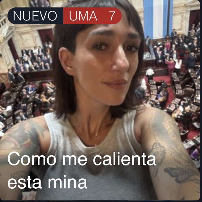Unas ganas de que me asfixie con esas tetas transpiradas