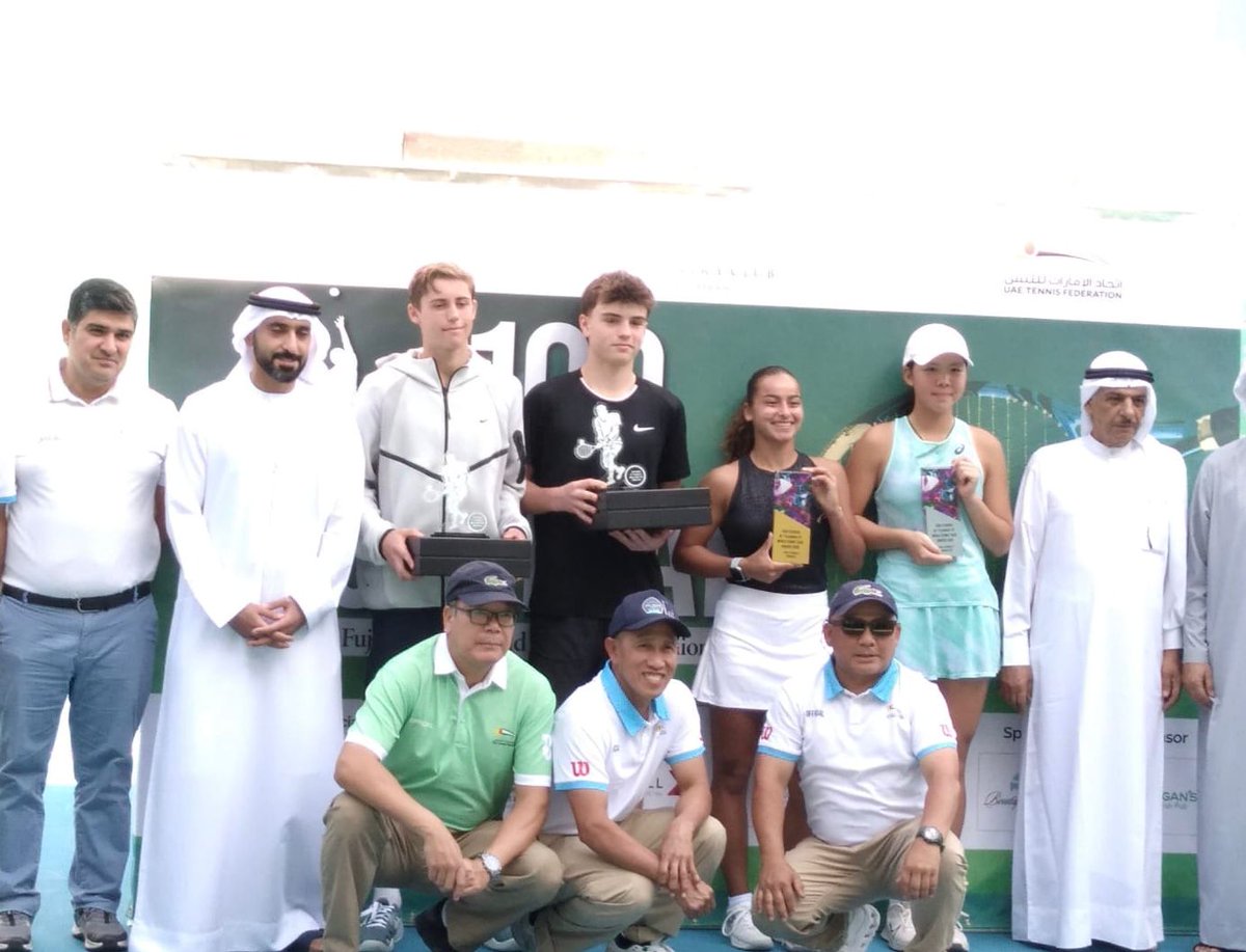 Parsa Bombs 💣 tweet media