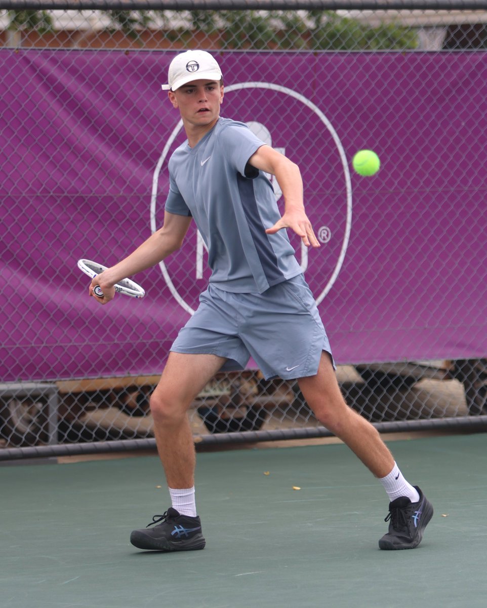 Parsa Bombs 💣 tweet media