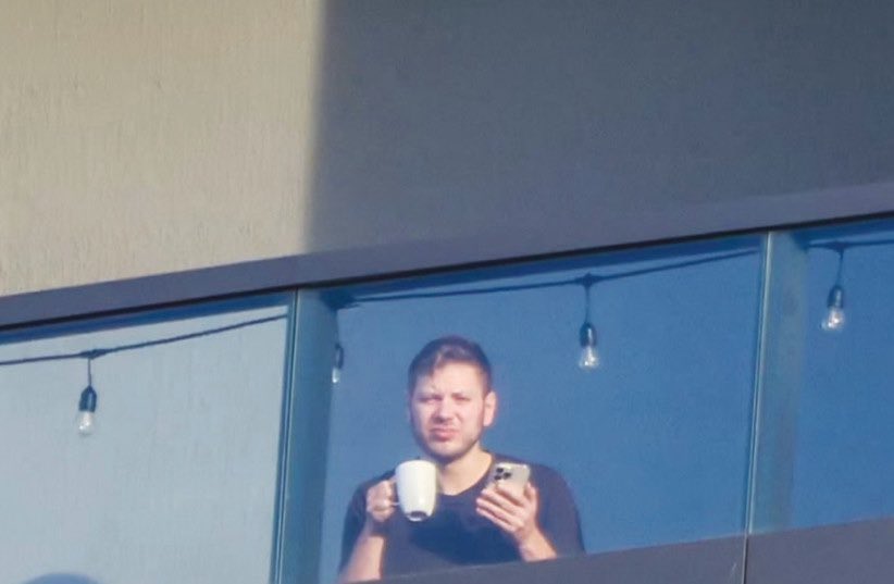3460skHaber's tweet photo. To the Israelis in the shelters.
Netanyahu’s son and wife are safe in Miami. They are preparing for breakfast.
#Iran / #Israel / #MiddleEast / #Lebanon #Syria / #Irag / #SaudiArabia / #Yemen / #Oatar / #UAE / #Jordan / #USA / #Canada / #Bahrain #TelAviv https://t.co/8dlIL2u6wA