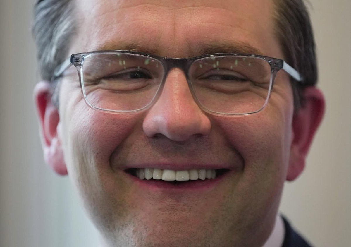 NeverMind_ImFat's tweet photo. @CanadaSWU @PierrePoilievre He’s a nerd https://t.co/X01wOTZYUr