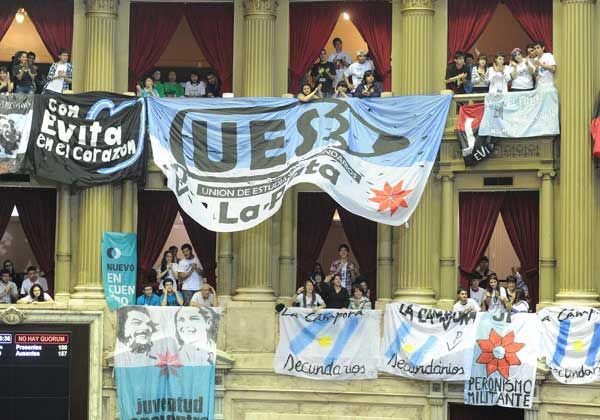 Para los que digan que el congreso hoy fue un circo, así se veía el con CFK.
Nunca olvidar