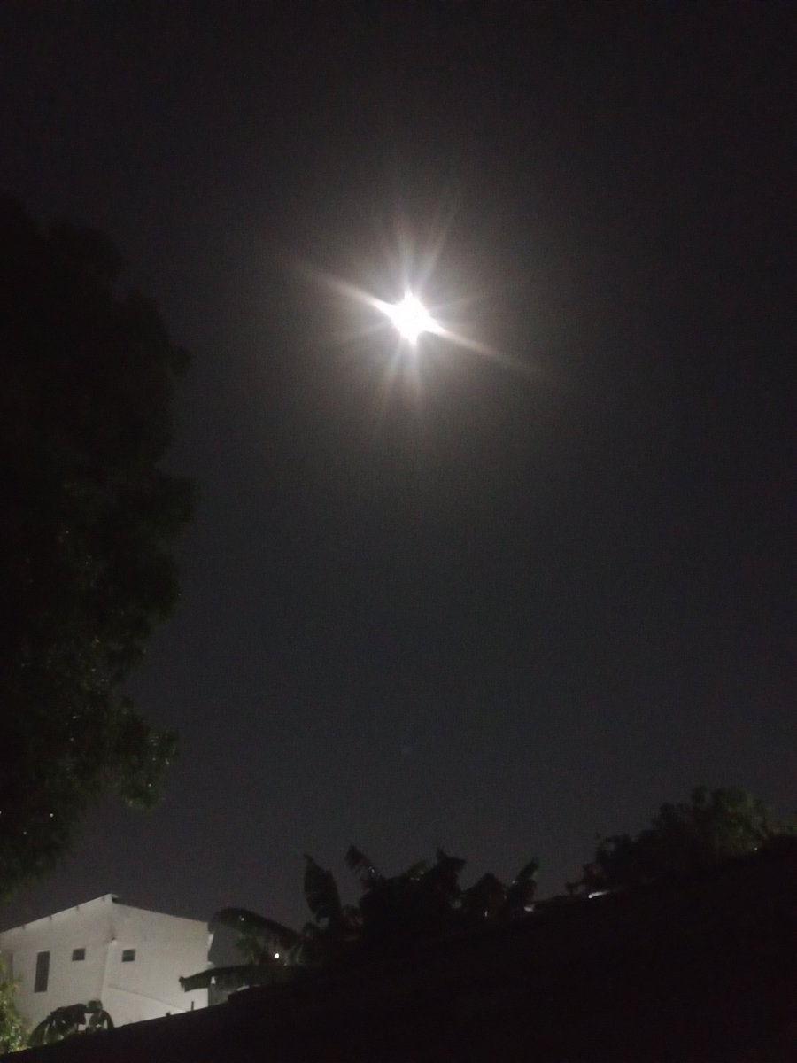 Ahlehksi's tweet image. Almost full and shining impossibly bright tonight 🌕✨
That classic tropical night sky glow over the trees and rooftops here in Manaus.
Just two days away from the big Worm Moon! Who's stargazing too? 🌙
#Moon #FullMoonVibes #WaxingGibbous #NightSky #Astrophotography #MoonLovers