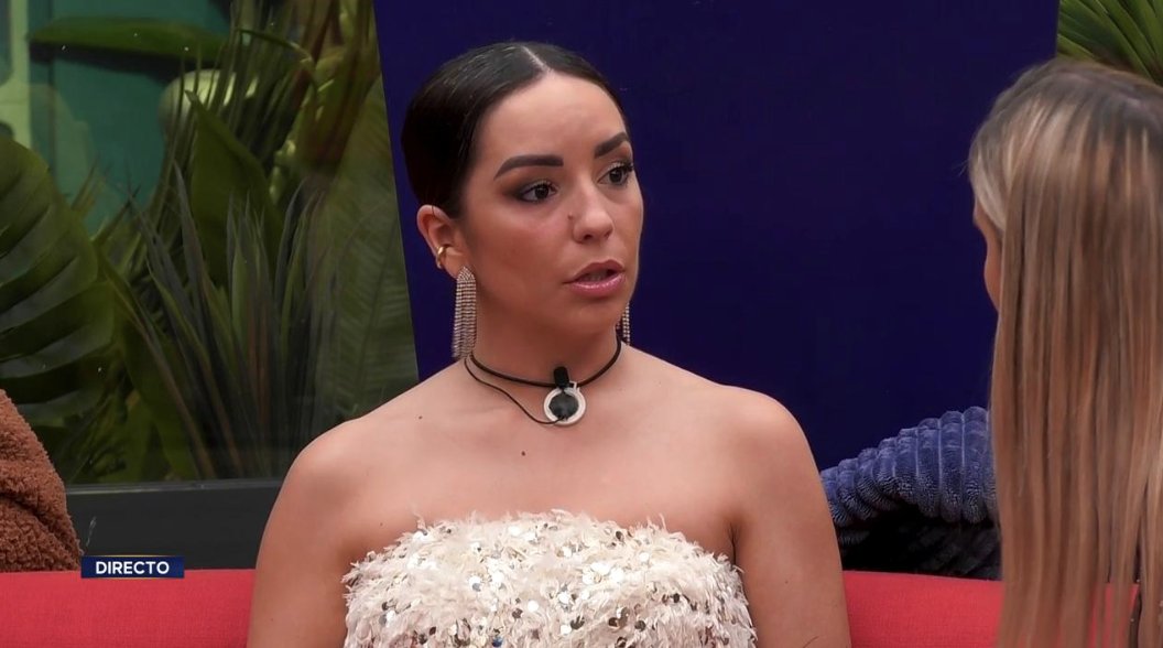 ghoficial's tweet photo. Anita, sobre Carlos: "Me duele que diga delante de toda España que es mentira cuando él conoce mi historia" #GHDúoSemifinal https://t.co/alDkeQOxol