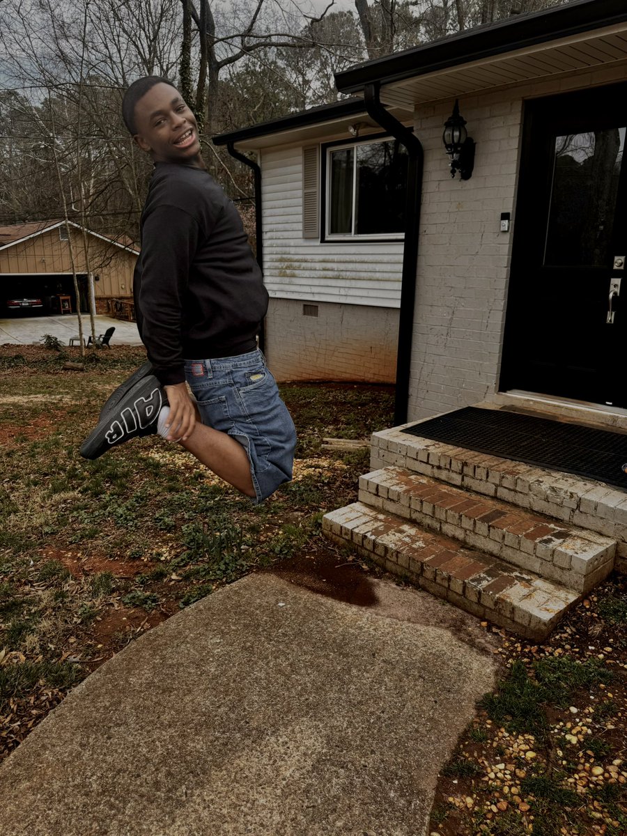 real gorilla tweet media