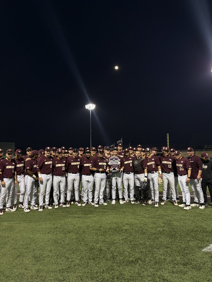 KTSWSports's tweet photo. Final
Texas State is named champions in Cleburne after winning today’s game 3-0 going undefeated this weekend!
#TXST⚾ | #KTSWSports📻 | #EatEmUp😼 https://t.co/KWaCoeqKiA