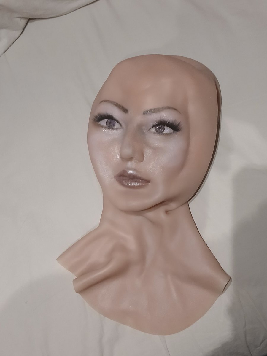 Renimasks tweet media