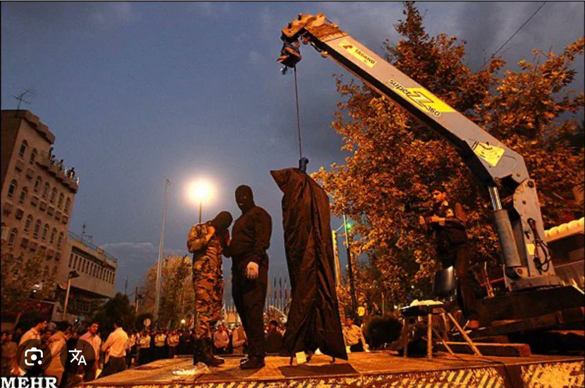 locuralamia's tweet photo. IRAN
El Viernes.                 El Sábado https://t.co/hQUTK83JKI