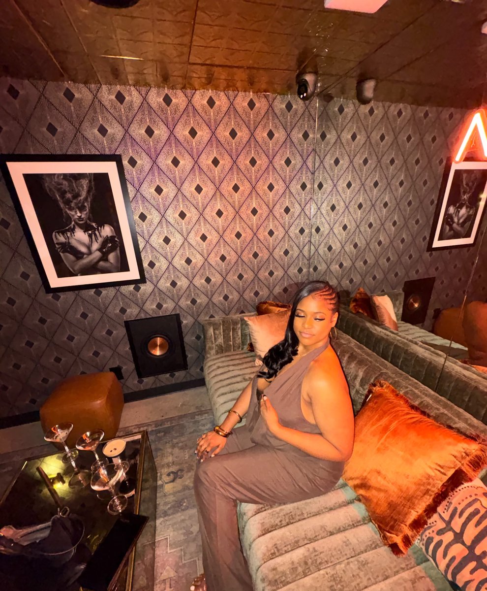chrishaunaxx's tweet photo. February baby ✨🤎✨ #Twenty8 https://t.co/O8OBGCt4GU
