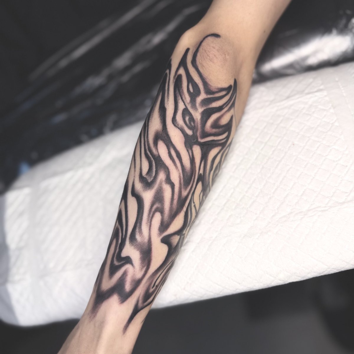 タトゥー屋さん🌻みろく@本人 tweet media