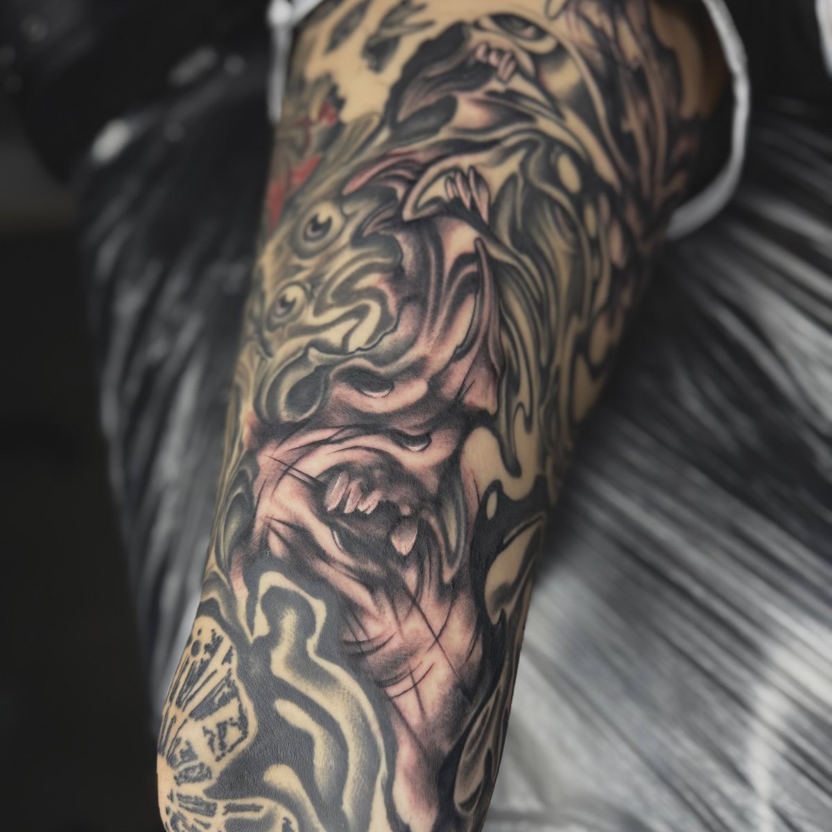 タトゥー屋さん🌻みろく@本人 tweet media