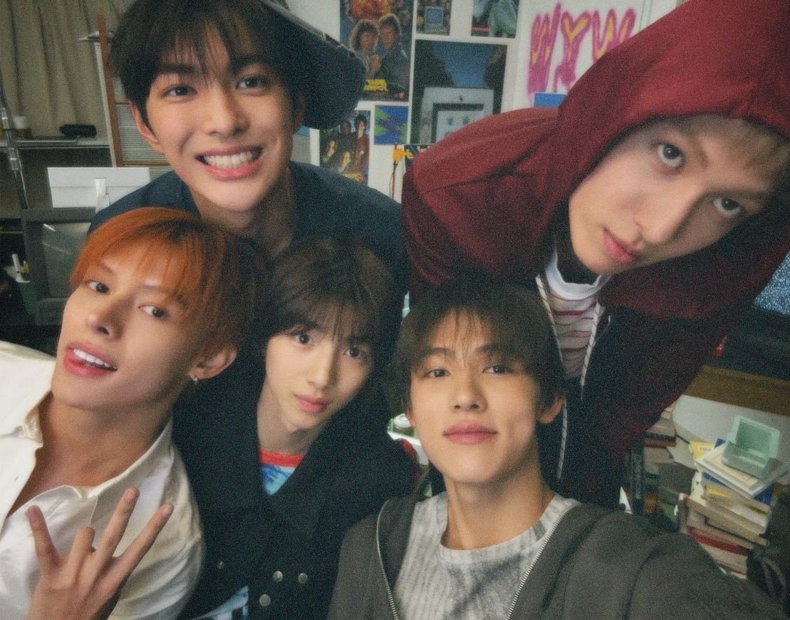 agu 𝜗ৎ tweet media