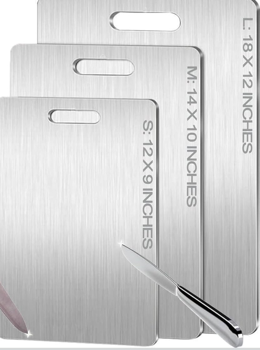 هذي قطاعة تيتانيوم صحيه طايحين فيها الناس ك بديل للقطاعة التقليدية بسبب انها يتغير لونها وتجمع بكتيريا 

تباع ببعض المواقع بفوق ٣٠٠ حصلته بامازون بسعر مناسب 

amzn.eu/d/007KFr9u