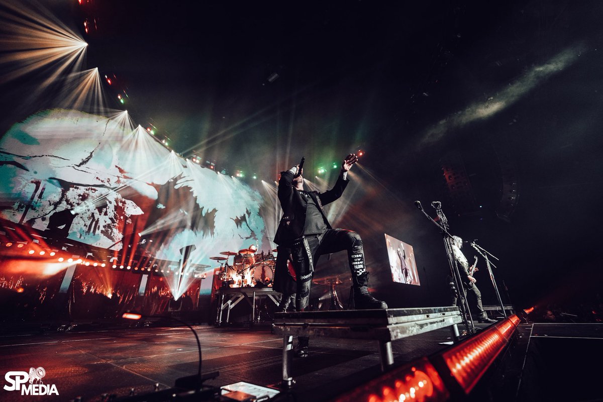 threedaysgrace's tweet image. Atlantic City knows how to go hard! 🤘🤘🌀

Can you top it, Hershey?! See you shortly 👀

📷 @SPMediaAZ 

#ThreeDaysGrace #alienationtour #IPrevail #TheFuneralPortrait #AtlanticCity