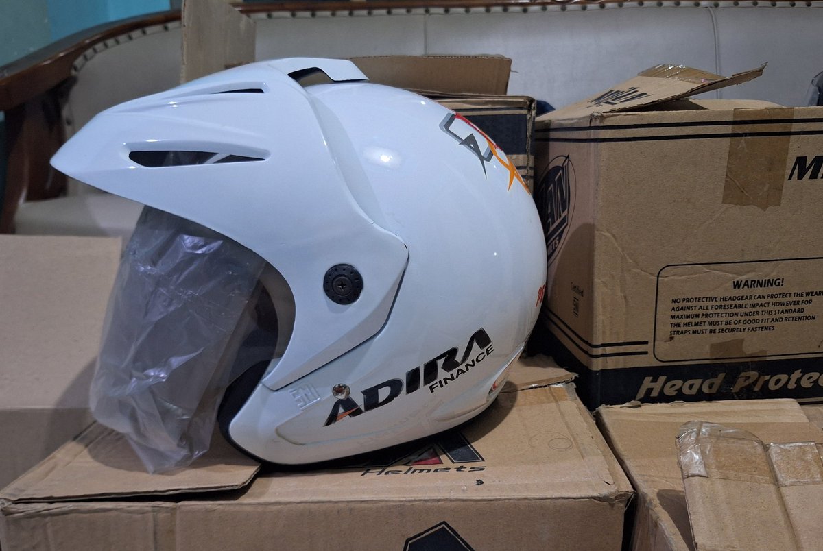 binpcypjs's tweet photo. adakah yg berminat beli helm? only 50k lokasi kota Semarang ya, mau cod juga boleh liat jarak dulu tapi, jumlah ada 7 buah

wts helm lok semarang

#wts #wtb #zonauang️ https://t.co/8IZ7aLYDM8
