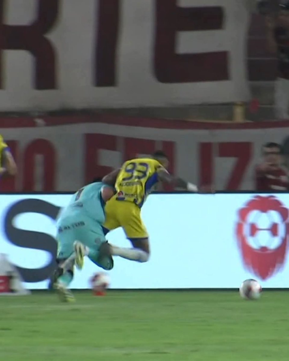 Cómo arbitrar de manera honrada dos veces seguidas era raro, esta fecha tocó perdonarles un penal en contra jajaja