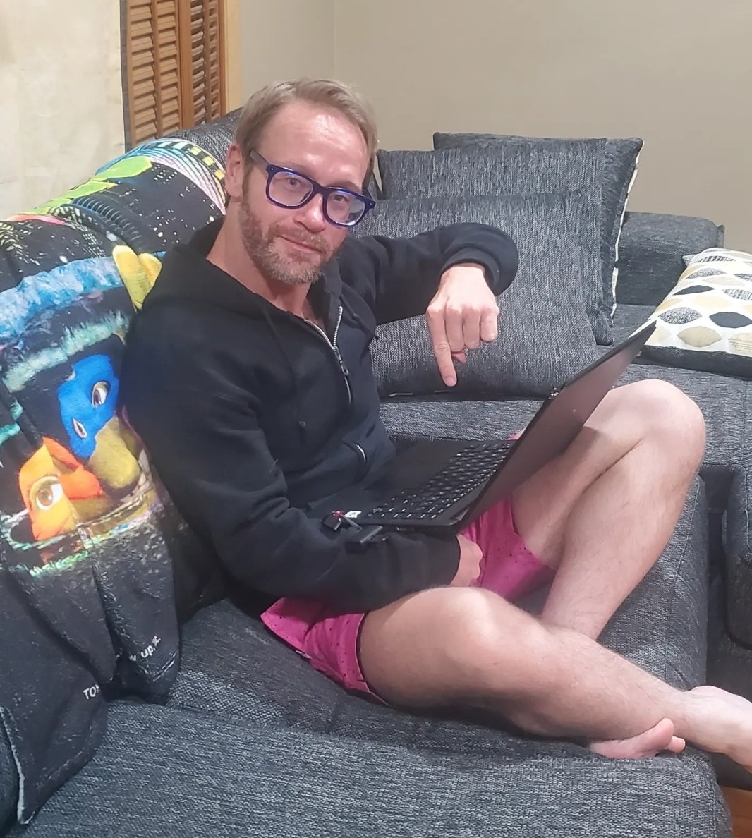 What are you doing on your lazy Sunday? 

Me? I'm watching old matches. Prepping for my encounter next weekend with <a href="/S1renAyden/">“The New Hollywood Siren” Ayden Lionvale</a> for <a href="/BlackLabelFed/">BLPW</a> . So excited for this. We're gonna put on a clinic out there. Get your tickets now!