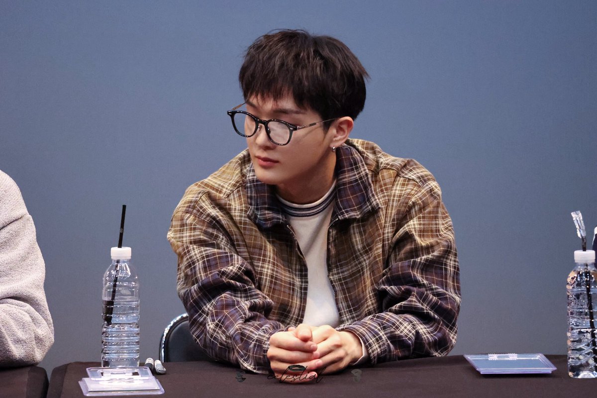 시나몬 롤 tweet media