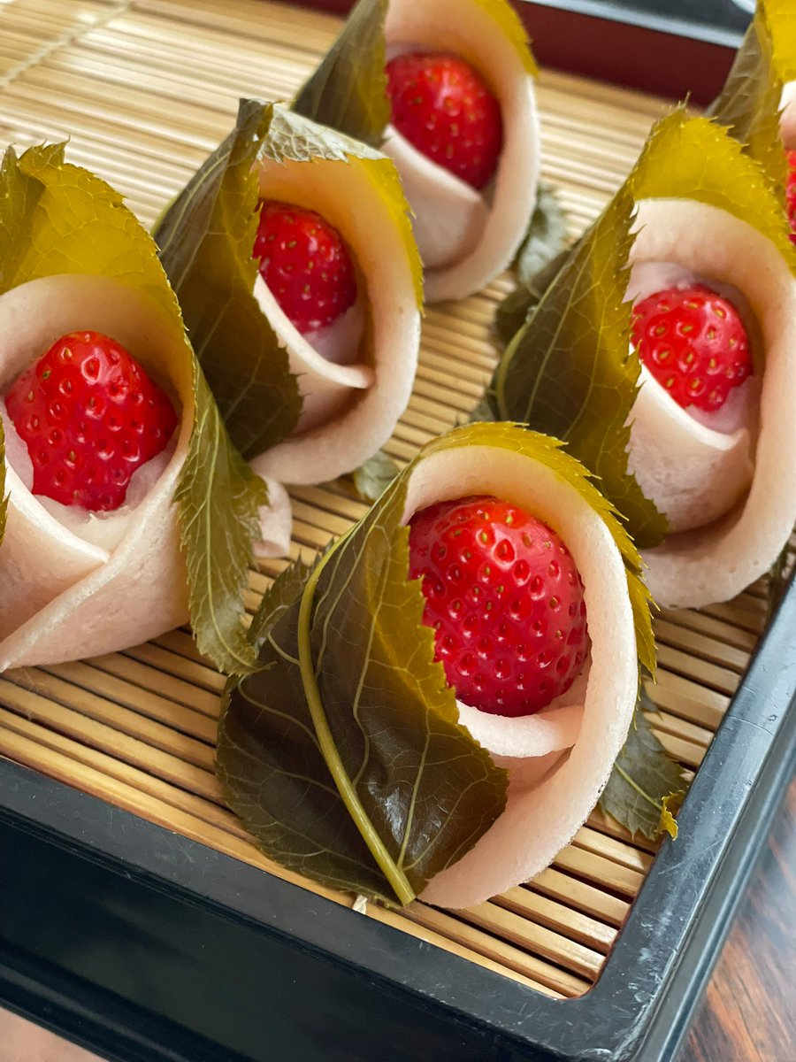 明美です！ 本日3/2と3/3は桃の節句限定販売の「姫桜」が並びます