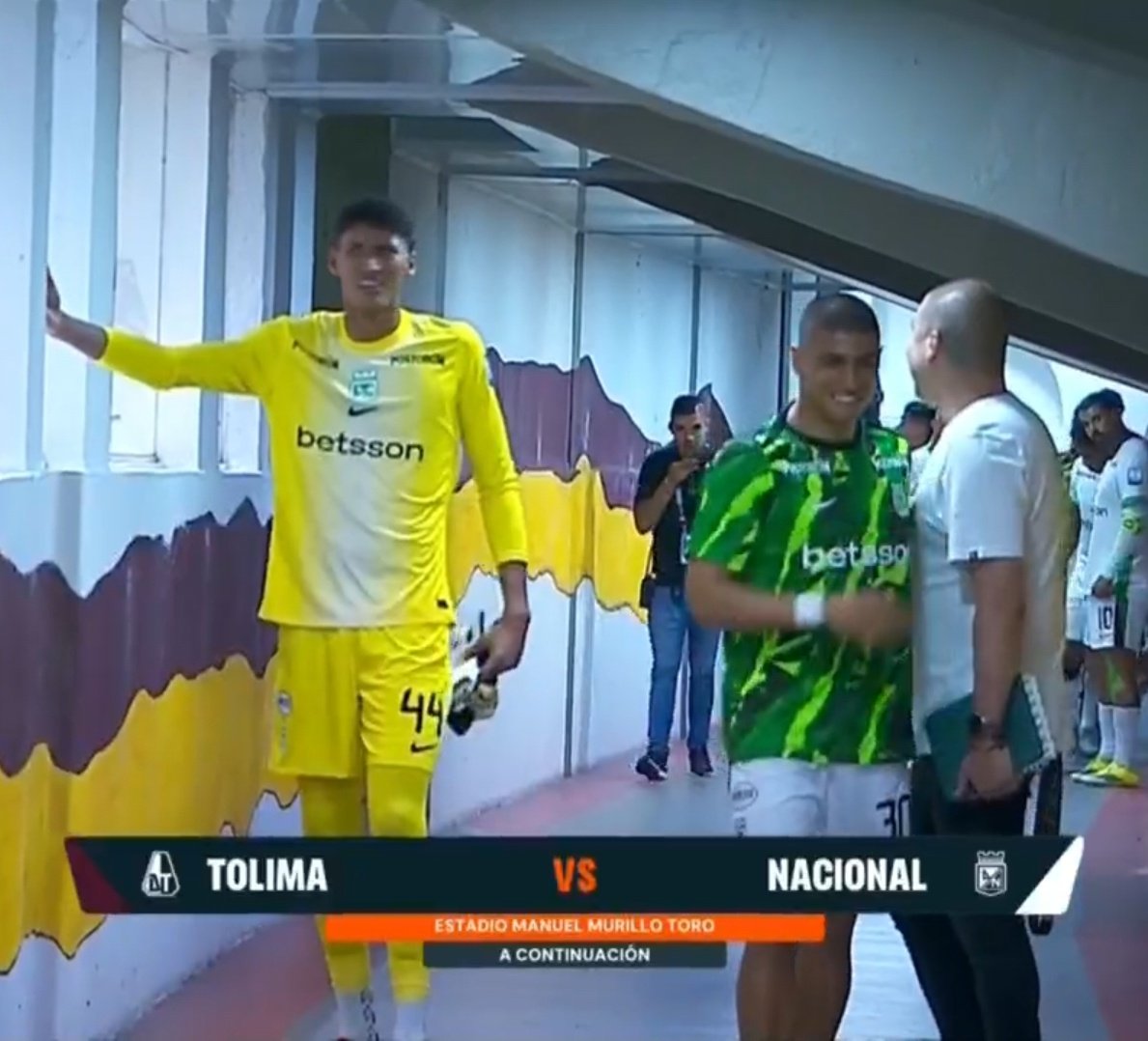 Es que solo miren esa ese porte de Cataño para que lo hayan traído solamente a chupar banca...