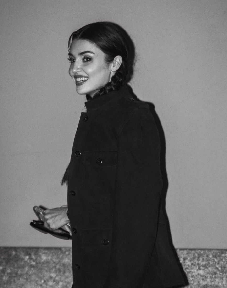 🥀 MENTION ACTIVITY!

•Goal: 200 mentions with the hashtag 
HandeErçel #HandeErçel 

Remember to follow the rules for this activity

🥀 ACTIVIDAD DE MENCIONES!

 •Objetivo: 200 menciones con la etiqueta HandeErçel #HandeErçel
 
Recuerda respetar las reglas para esta actividad