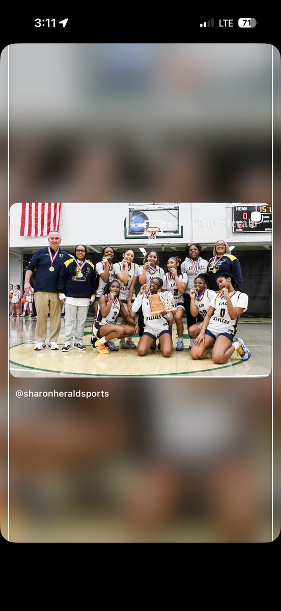 LadyFHSBBall's tweet photo. Back To Back District π Champs! Your Lady Farrell Steelerettes!!! 62-37 over Commodore Perry
TEAM LEADERS β¬οΈ
π Janiya Daniels β 26 pts | 11 rebs | 4 steals
π Delani Stewart-Wilson β 17 pts | 5 ast | 5 steals | 2 rebs
#FarrellHighGetLive
#WonTheTenForKen https://t.co/yz3g9LEeON