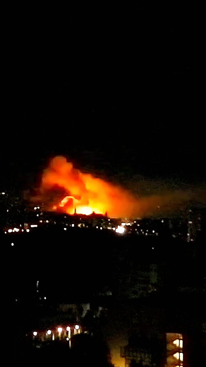 LebanonJets's tweet image. Mar2, 2026 2:44am #Beirut #Lebanon hit by a series of airstrikes