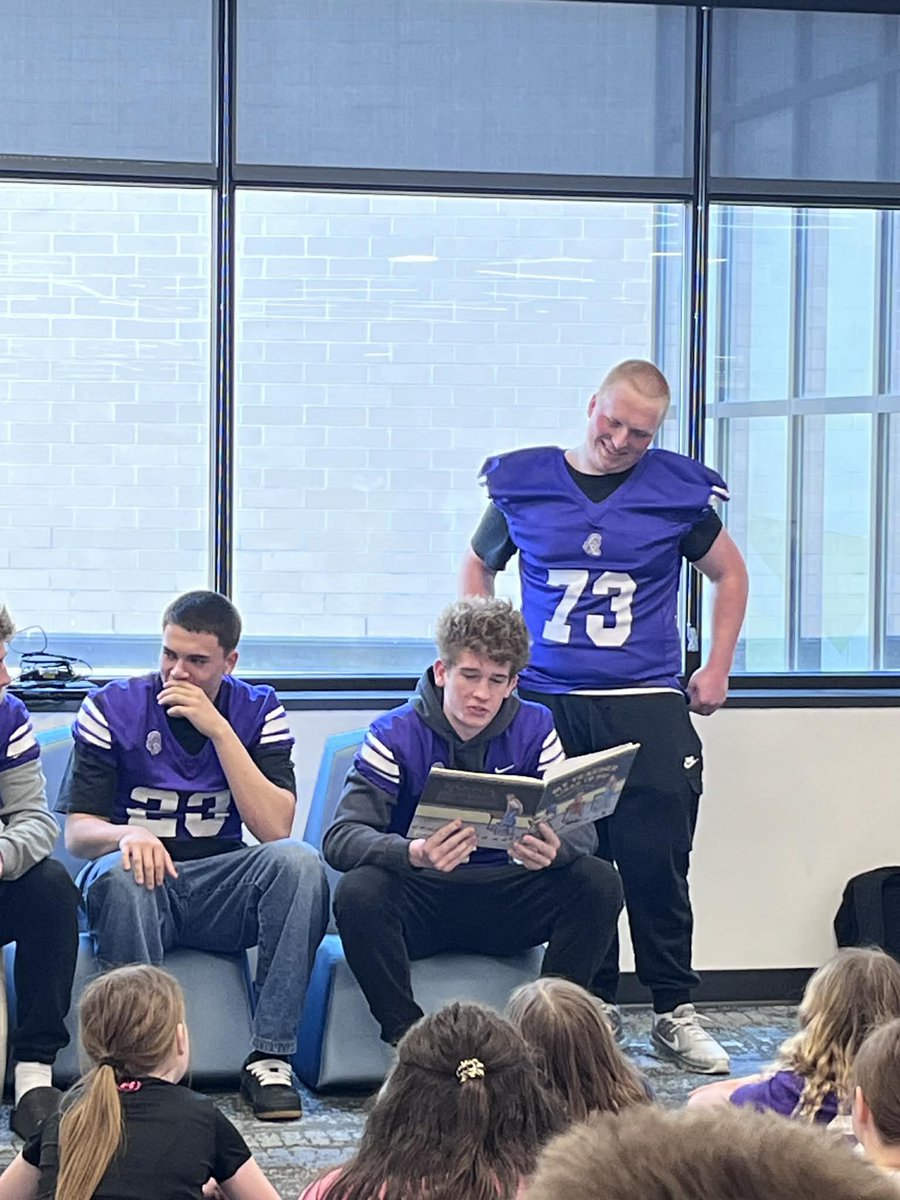 coach_ckelly's tweet photo. Our guys had an awesome opportunity Friday through our Big Brother Mentorship Program to visit the elementary and read to the kids. The smiles in that building said it all. Proud of how they represented our program and our school! #ALLIN #ONETRIWAY https://t.co/hs6FsTpzKi