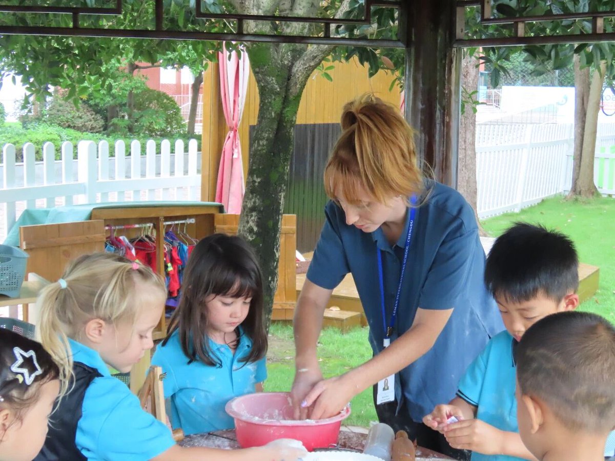 Léman International School Chengdu tweet media